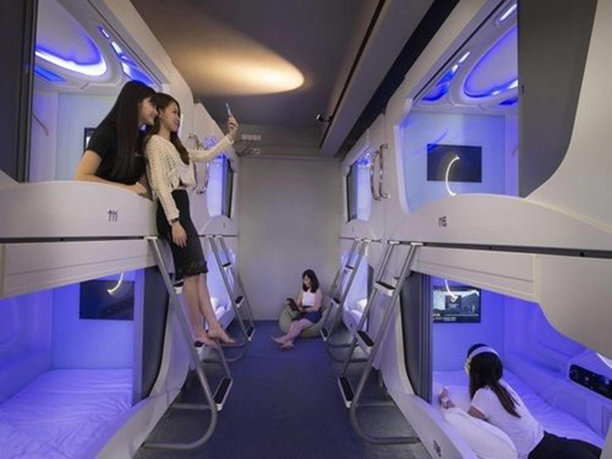 Time Capsule Hotel Джорджтаун Экстерьер фото