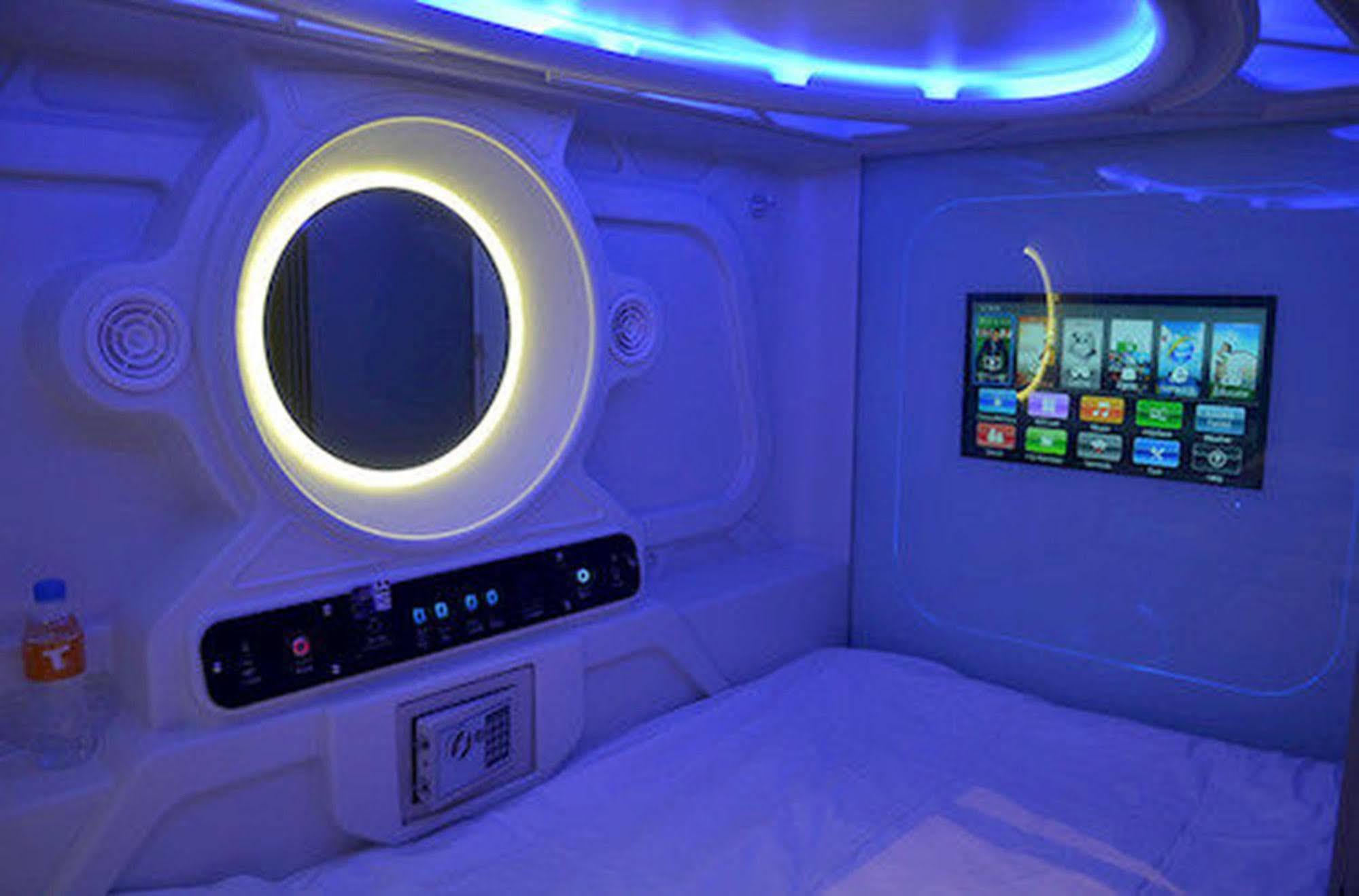 Time Capsule Hotel Джорджтаун Экстерьер фото